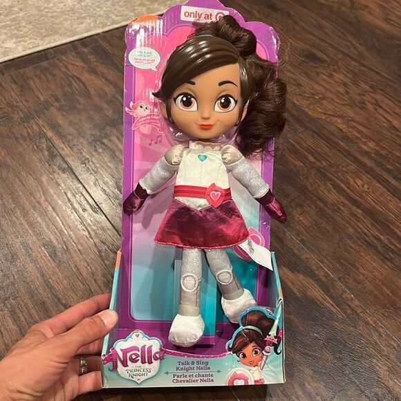 Talk and Sing Knight Nella the princess knight Doll Toy New In Box - Picture 1 of 7